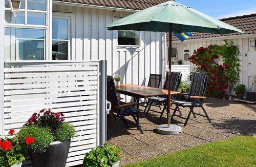 Kyrkesund House | 6 person holiday home in KLÖVEDAL