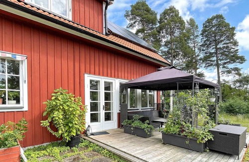 Roxenbaden House | 6 person holiday home in VRETA KLOSTER