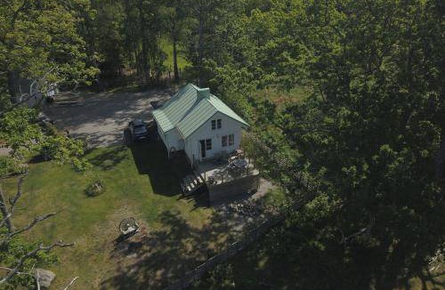 Ljungskile Cabin | 60 m² Lodge ∙ 4 guests