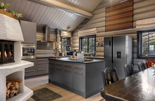 Trysil Ski Chalet | 6BR Ski-in/out Chalet, Hot Tub & Sauna