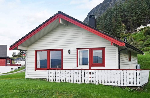 Silda House | 7 person holiday home in Selje