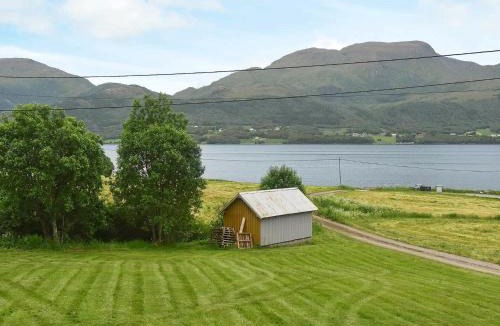 Averoy House | 7 person holiday home in aver y