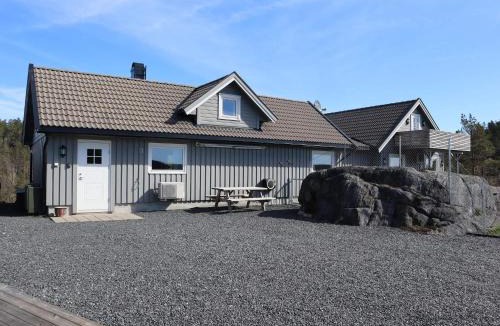 Risor House | 7 person holiday home in Risør
