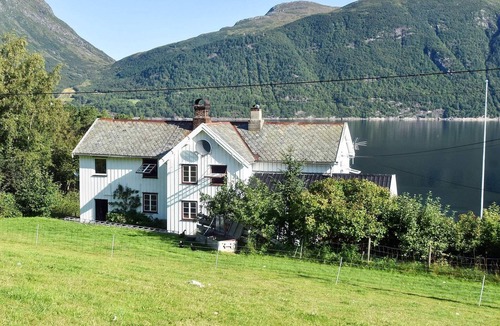 Halsa Municipality House | 7 person holiday home in VÅGLAND