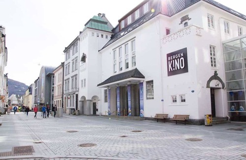 Engen Apartment | 700m to Bryggen | Sleeps 8 | 24/7 check in
