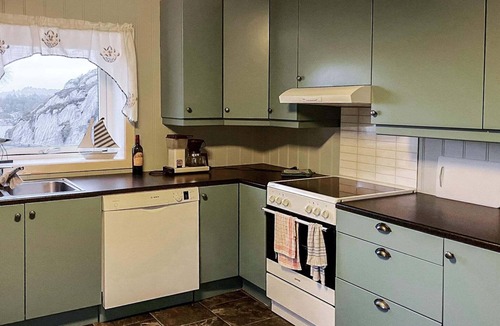 Askoy House | 8 person holiday home in hauglandshella