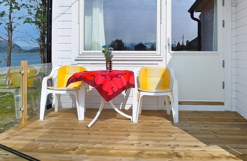 Skjervoy House | 8 person holiday home in Arnøyhamn