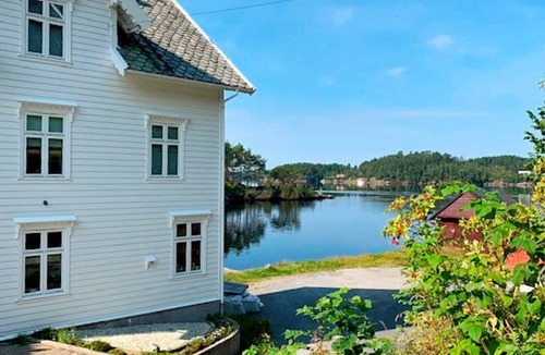 Lindas House | 8 person holiday home in LINDÅS