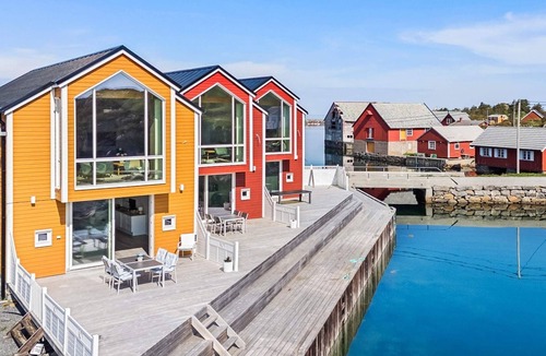 Sandoy House | 8 person holiday home in Sandøy