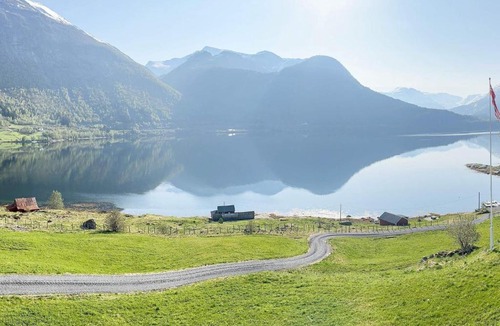 Volda House | 8 person holiday home in Austefjorden