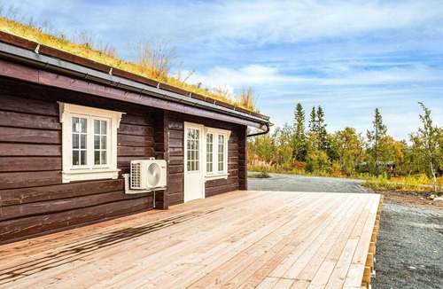 Holtalen House | 8 person holiday home in Ålen