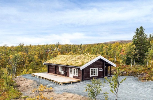 Holtalen House | 8 person holiday home in Ålen
