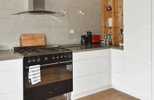 Aure House | 8 person holiday home in Lesund