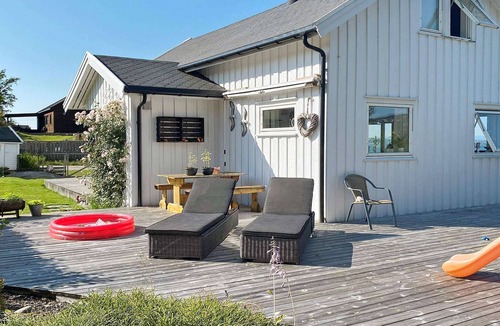 Strand House | 8 person holiday home in Tau