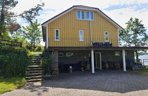 Arendal House | 8 person holiday home in Eydehavn
