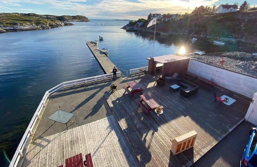 Nautnes Apartment | 8 person holiday home in Tjeldstø