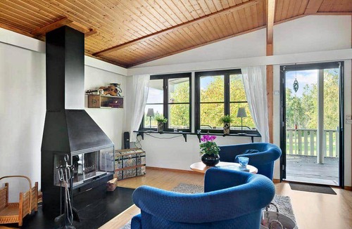 Hjo House | 80 m² House ∙ 2 bedrooms ∙ 6 guests