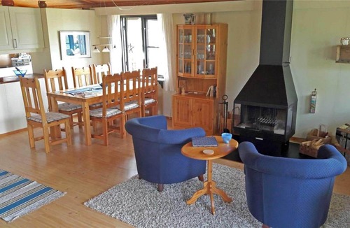 Hjo House | 80 m² House ∙ 2 bedrooms ∙ 6 guests