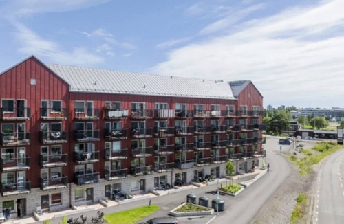 Karlstad Apartment | 9 minutes walk to the city centre! Family-friendly & calm neighborhood