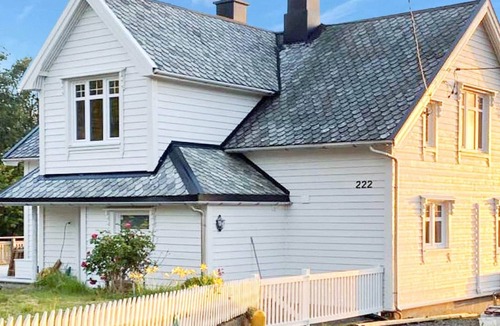 Stadlandet House | 9 person holiday home in Åram