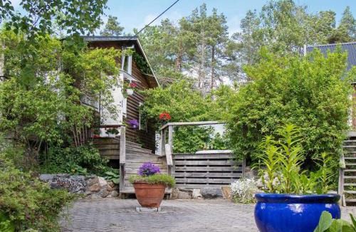 Flemingsberg House | 9 person holiday home in HUDDINGE