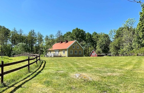 Gullabo House | 9 person holiday home in GULLABO