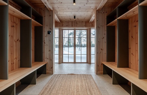 Idre Ski Chalet | A beautiful mountain house with many beds.