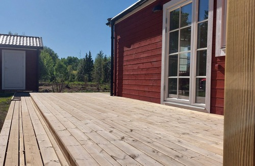 Lenhovda House | A beautiful new house by the lake with no hidden costs, featuring a wallbox and a sauna.