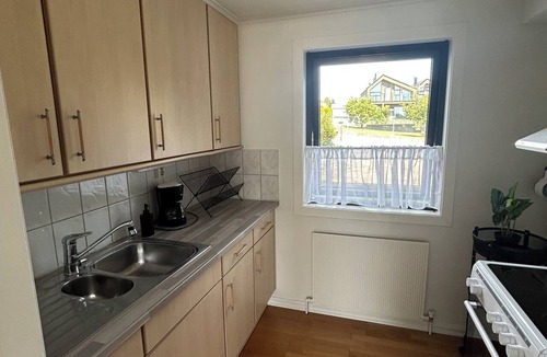 Tonsberg Apartment | A convenient apartment near the sea and the city of Tønsberg. Sleeps 5. Single entry.