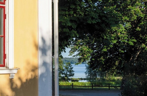 Stora Sundby Villa | A grand, newly renovated villa in a castle setting
