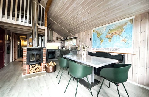 Svelvik Cabin | A peaceful getaway with a fjord view! Sleeps 6 people. FrantasticView