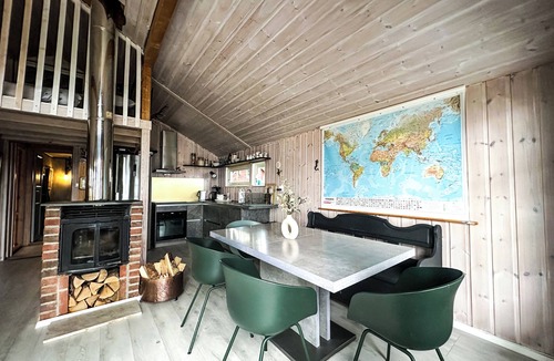 Svelvik Cabin | A peaceful getaway with a fjord view! Sleeps 6 people. FrantasticView