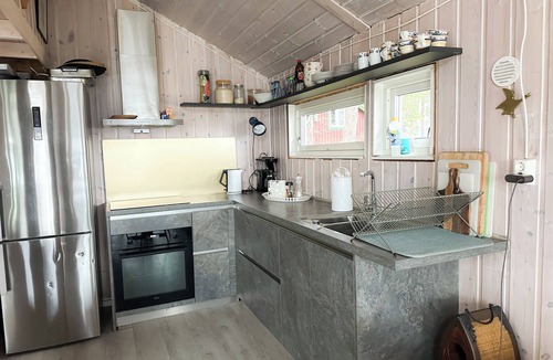 Svelvik Cabin | A peaceful getaway with a fjord view! Sleeps 6 people. FrantasticView