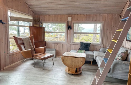 Svelvik Cabin | A peaceful getaway with a fjord view! Sleeps 6 people. FrantasticView