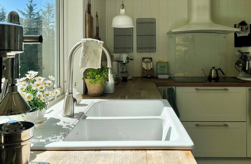 Alversund House | A seaside country house near Bergen