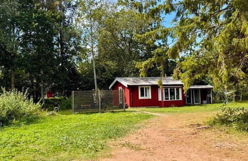 Lervik Cottage | A simple summer cottage located about 200 m from a fantastic sandy beach.