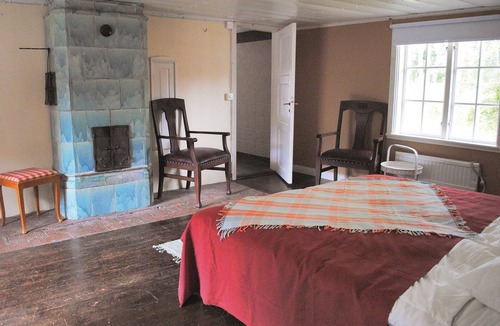 Sodertalje House | A spacious cottage with interesting architecture and accommodating a jacuzzi for 2 persons in the ho