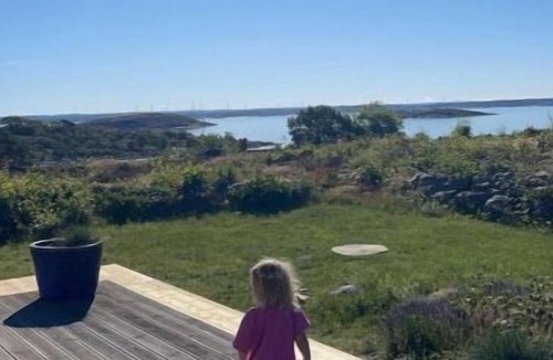 Sydkoster House | A sunny house with sea views of the Kosterfjord in Ekenäs,