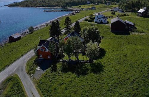 Lyngen Apartment | Aaroybukt Guesthouse