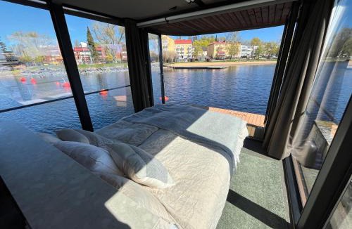 Savonlinna Boat Rental | Aava Floating Villa 25