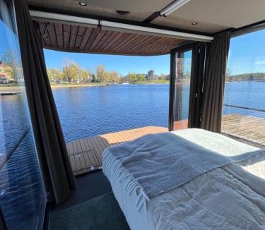 Savonlinna Boat Rental | Aava Floating Villa 25