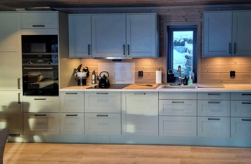 Vaksdal Municipality House | Accessible cabin with views by Lake Bergevann