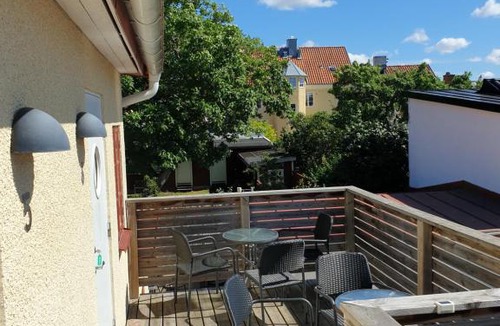 Innerstaden Apartment | Adelsgatan 36 lägenhetshotell, Gotland Living and Meeting