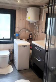 Iveland Apartment | Adventure cabin near Dyreparken Evje med welcome pack