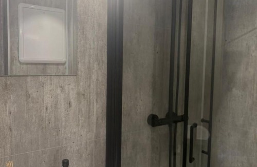 Voss Apartment | Affordable Luxury Apt - Hotel Vibe - Heart of Voss