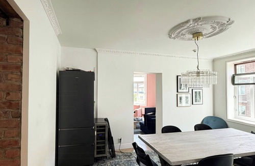 Toyen Apartment | Airy flat in Kampen's timber house district