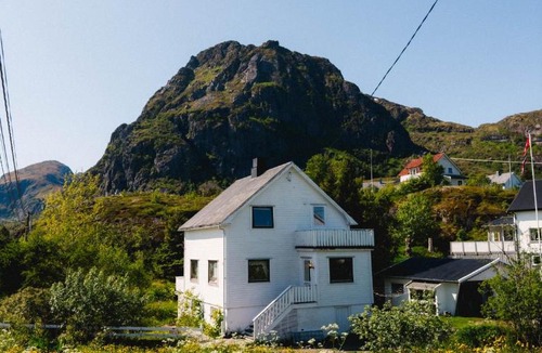 Sørvagen Hostel | Alfa Room - The LOWFO House Lofoten
