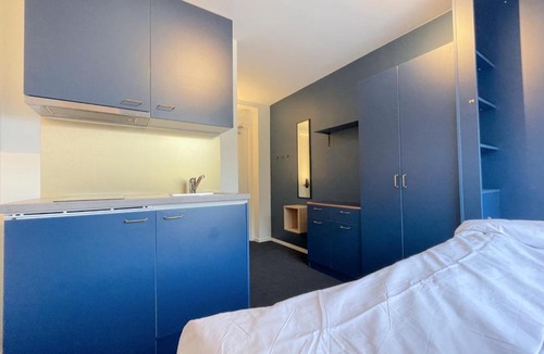 Bromma Apartment | Allihoop Ängby Aces