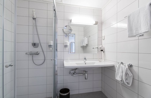 Leirvik Hotel | Almaas Hotell Stord