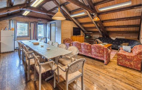Tjørhom Apartment | Amazing Apartment In Tjørhom With Sauna